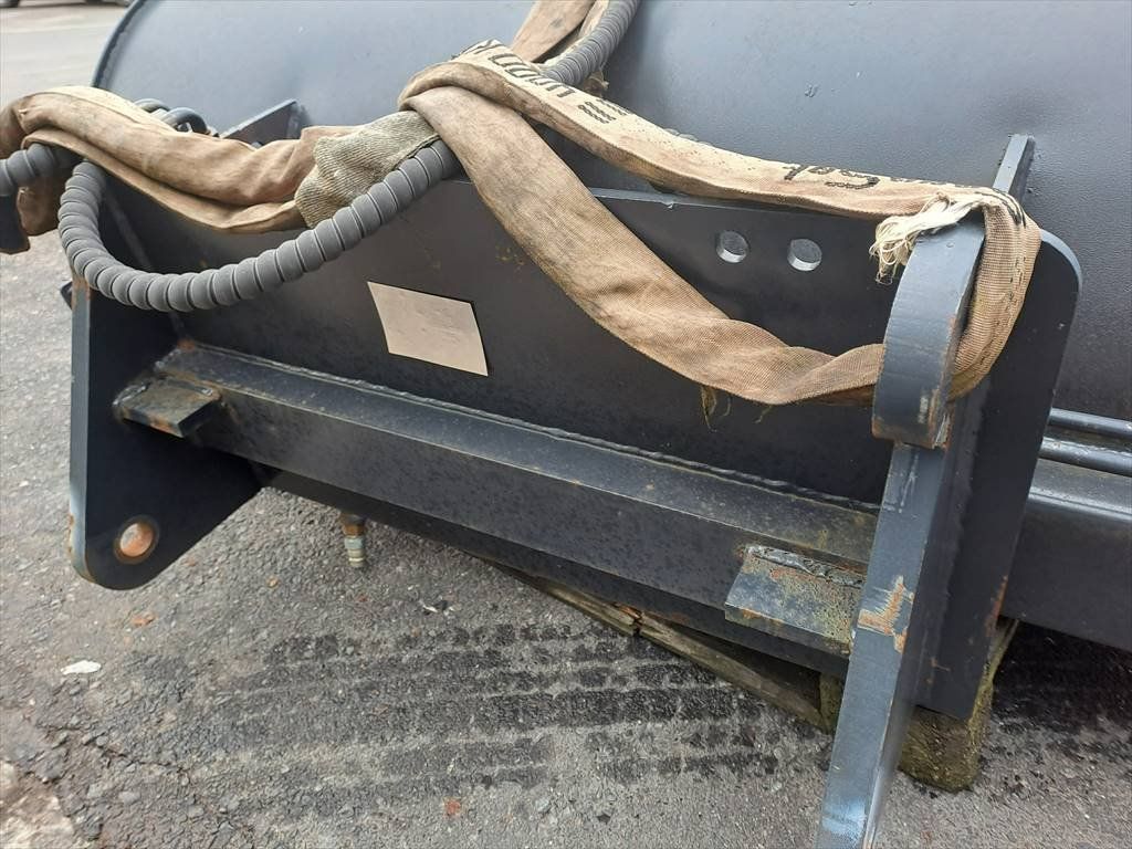 Tutte le macchine: Putzmaschine für Radlader – Usato da Reichenburg venduto da T864RX 5