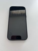 Apple iPhone 13 schwarz mit Schutzhülle