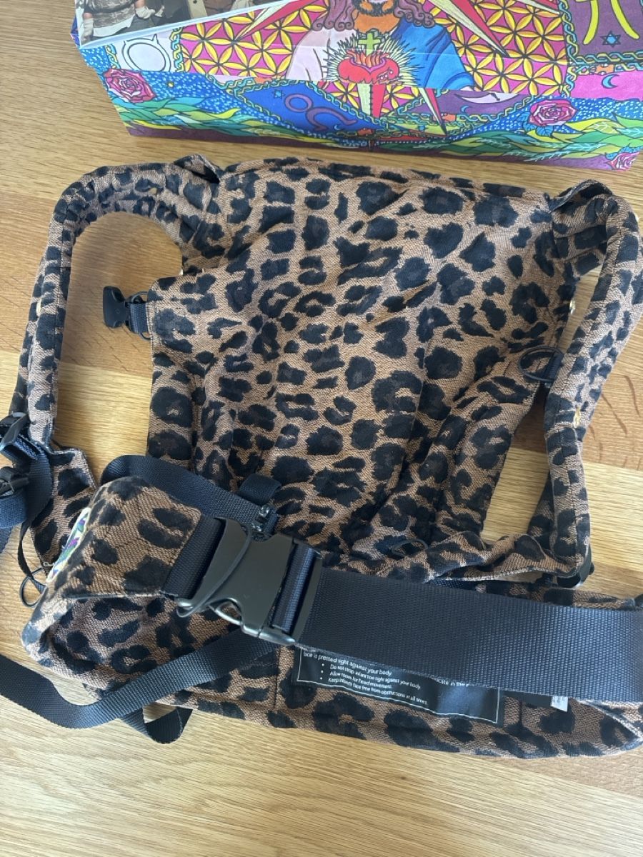 Artipoppe Marsupi portabebè: Artipoppe Babytrage leo mit Facing Out-Einlage – Usato da Steinach venduto da pat_y6mv 1