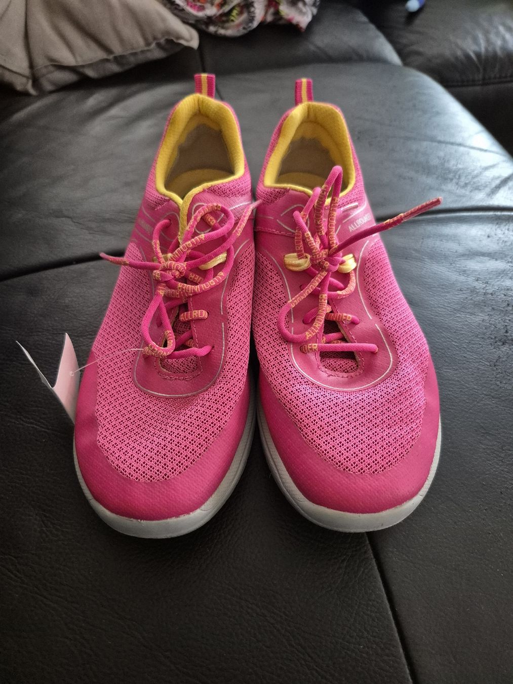 Chaussures femmes: Turnschuhe  Allrounder Grösse 38 – D'occasion à Oberweningen par Bumblebee2