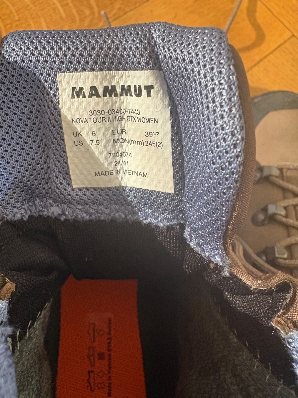 Mammut Chaussures femmes: Hiking boots mammut never worn – D'occasion à Vevey par ste_qf9c 6