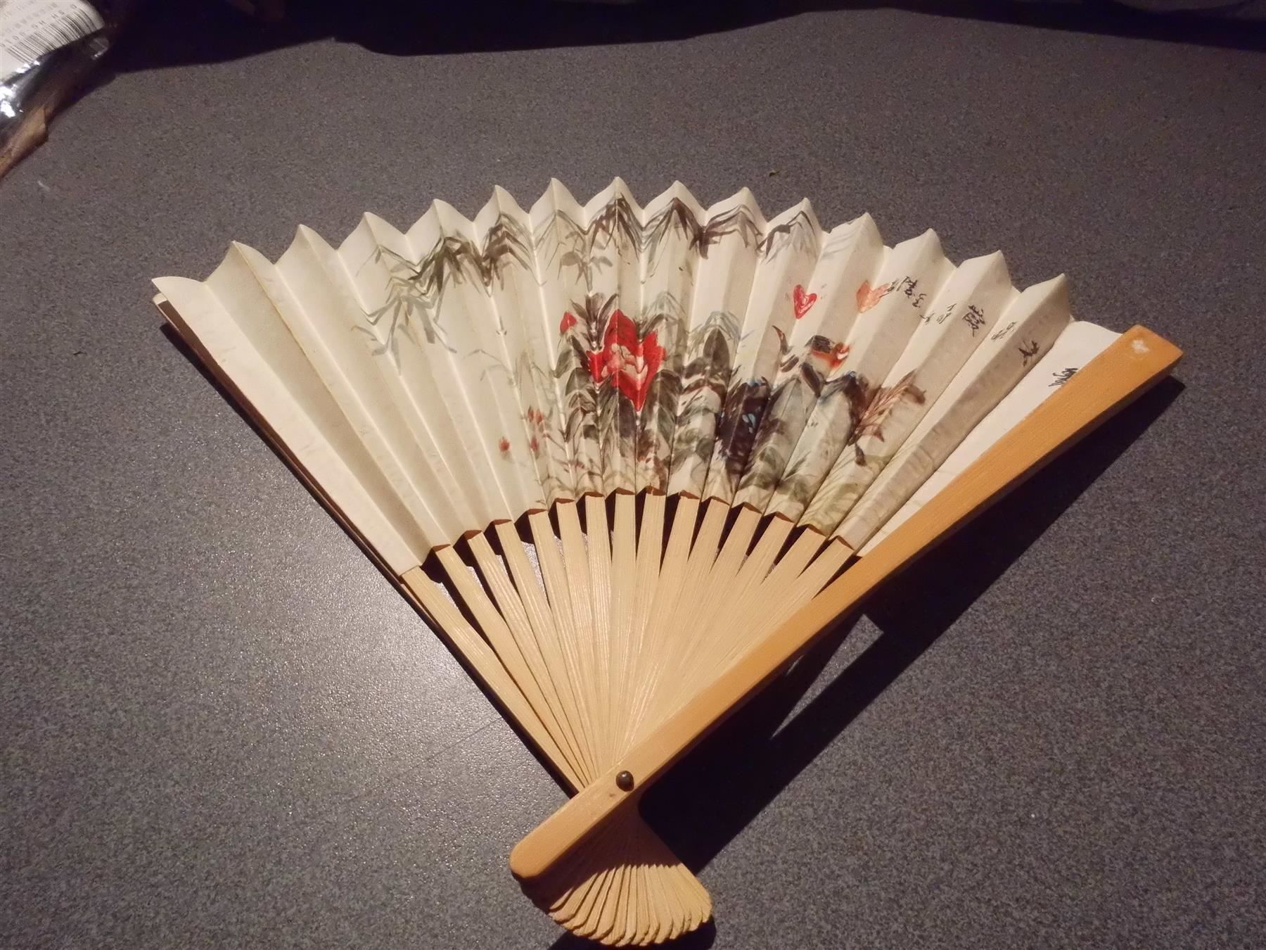 Toutes les décorations: Fächer rote Blume – D'occasion à Zürich par abraxas1291