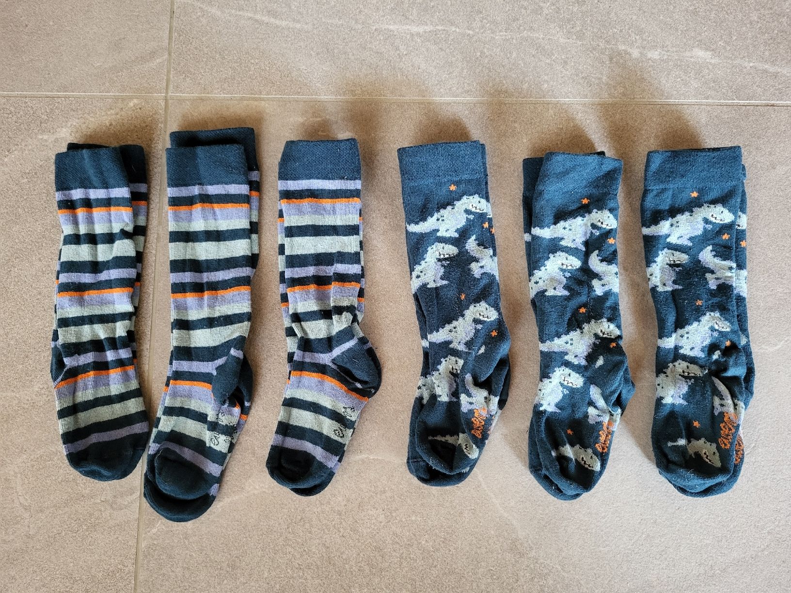 Chaussettes enfants: Kniesocken Grösse 23-26 – D'occasion à Oberwangen TG par Murmel82