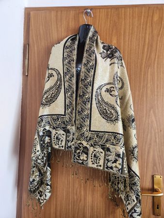 Écharpe beige doré motifs cachemire noirs coton/soie