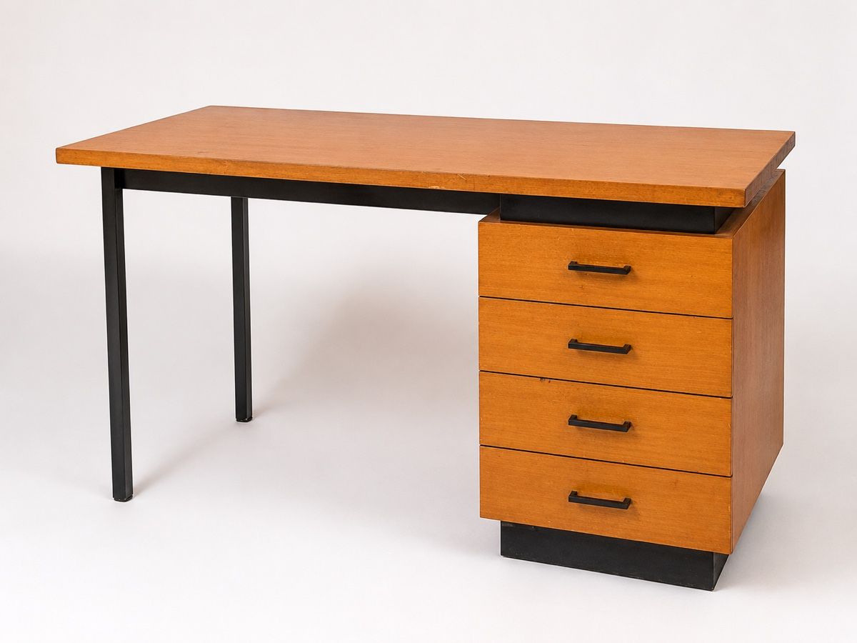 Schreibtische: Mid-Century Schreibtisch – Gebraucht aus Horw von Ziski1