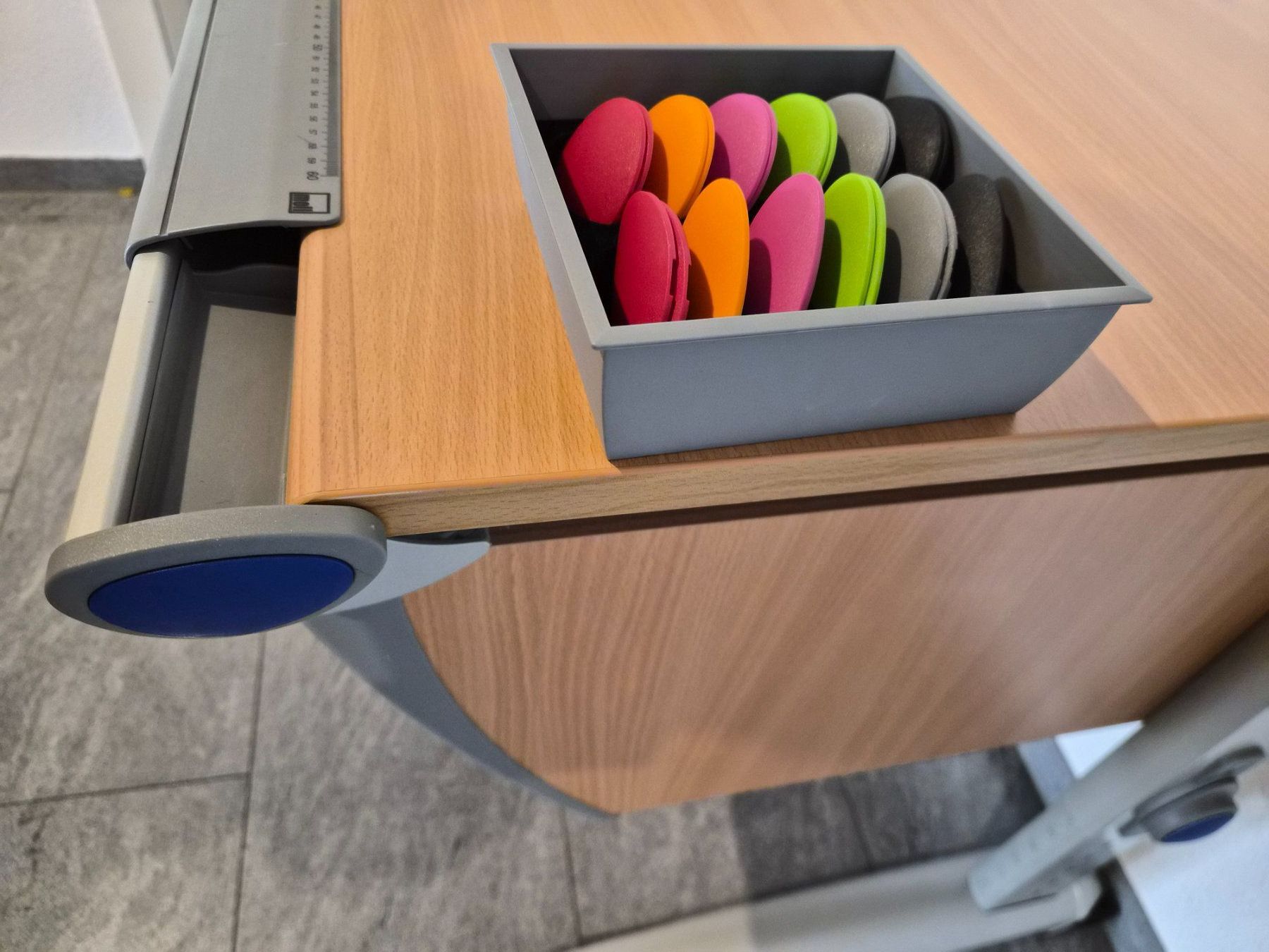 Bureaux: Kinderpult Moll – D'occasion à Bellikon par maxa77 6