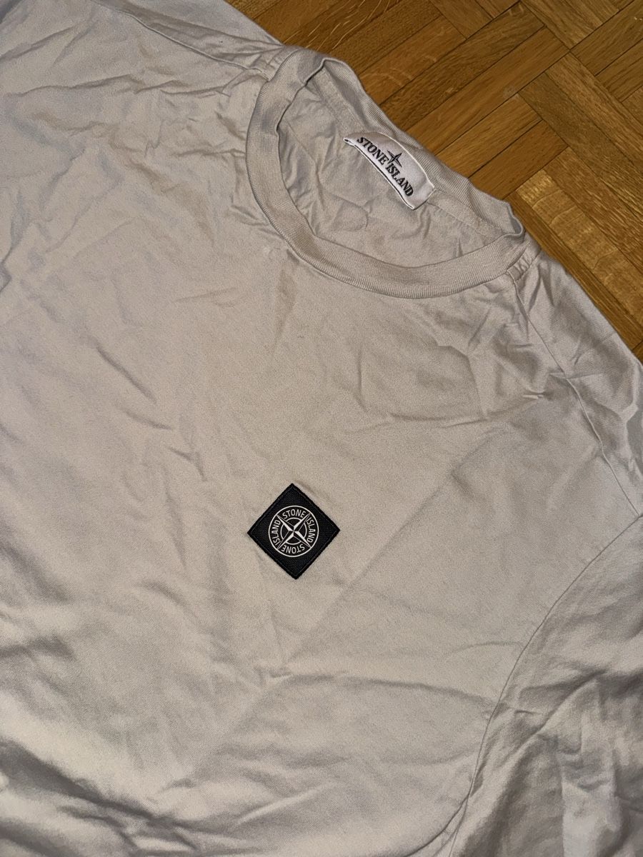 Stone Island T-Shirts: T-shirt Stone Island Compass Logo Desert – Gebraucht aus Genève von pre_9tyc