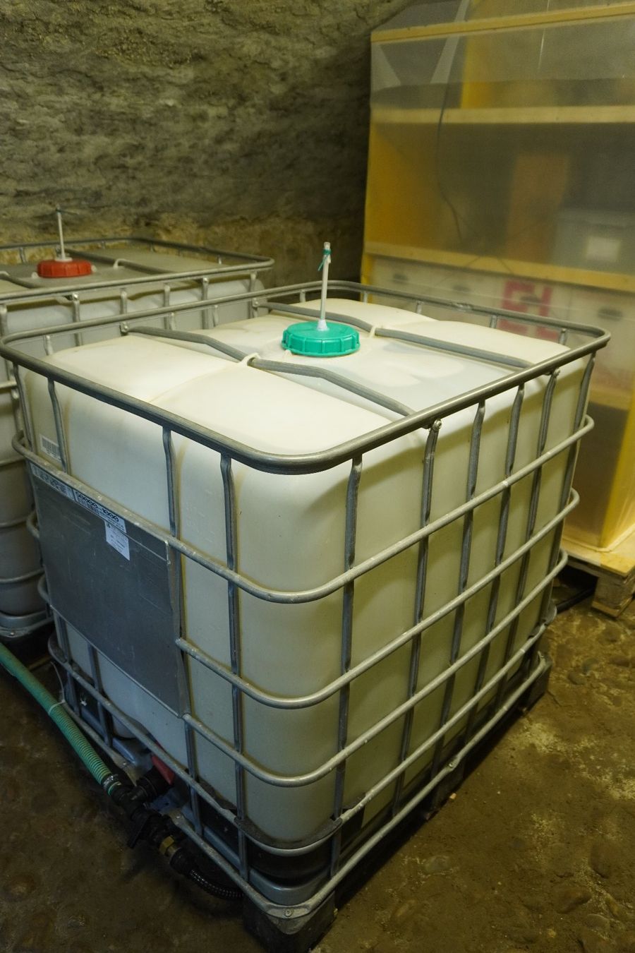 Abbeveratoi e trogoli: IBC Container 1000L Regenwassertank, Gartenbewässerung – Usato da Thunstetten venduto da blob87