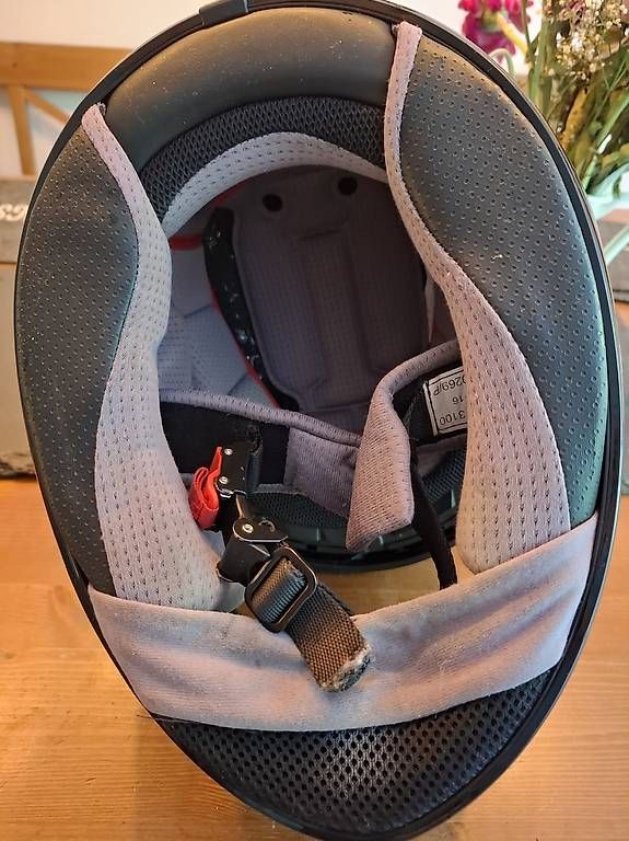 Helme & Visiere: HJC Helm TR-1 gebraucht Grösse M – Gebraucht aus Hauptwil von sus_f6hp 2