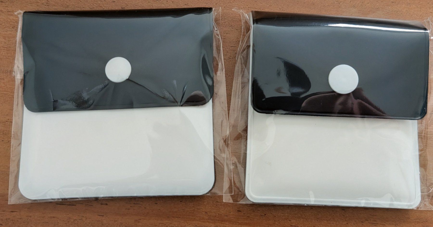 Aschenbecher: 2 Stück Taschen-Aschenbecher, NEU – Neu und originalverpackt aus Zürich von Milk-and-Chicken