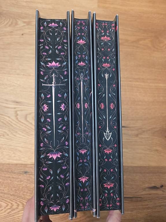 Bücher: FairyLoot Powerless Trilogy, signiert, Englisch – Neu (gemäss Beschreibung) aus Dürnten von Bithya 2