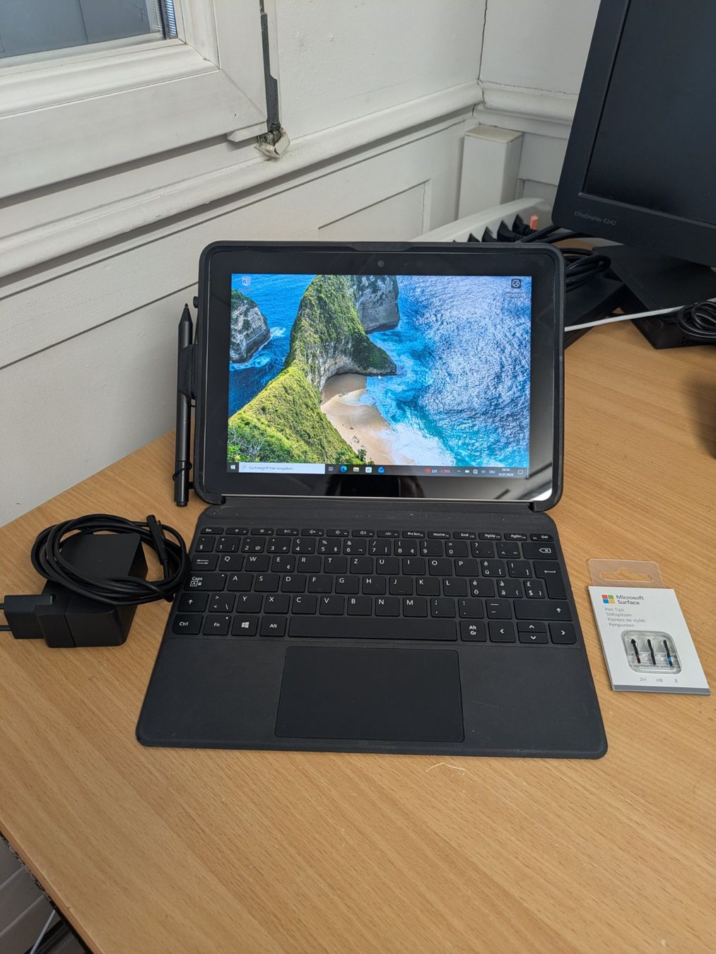 Microsoft Notebook: Microsoft Surface Go / W10 / 8GB RAM / Zubehör – Usato da Sachseln venduto da Grogettli