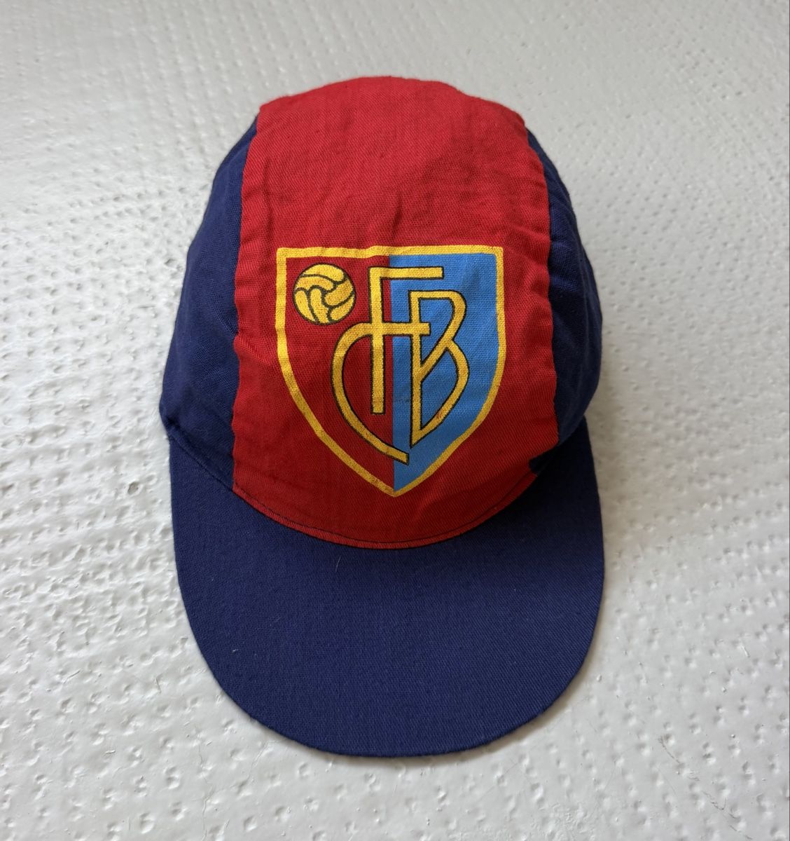 FC Bâle Chapeaux, bonnets & casquettes: Fc Basel Cap Logo alt Rot Blau – D'occasion à Füllinsdorf par hae_gt9l