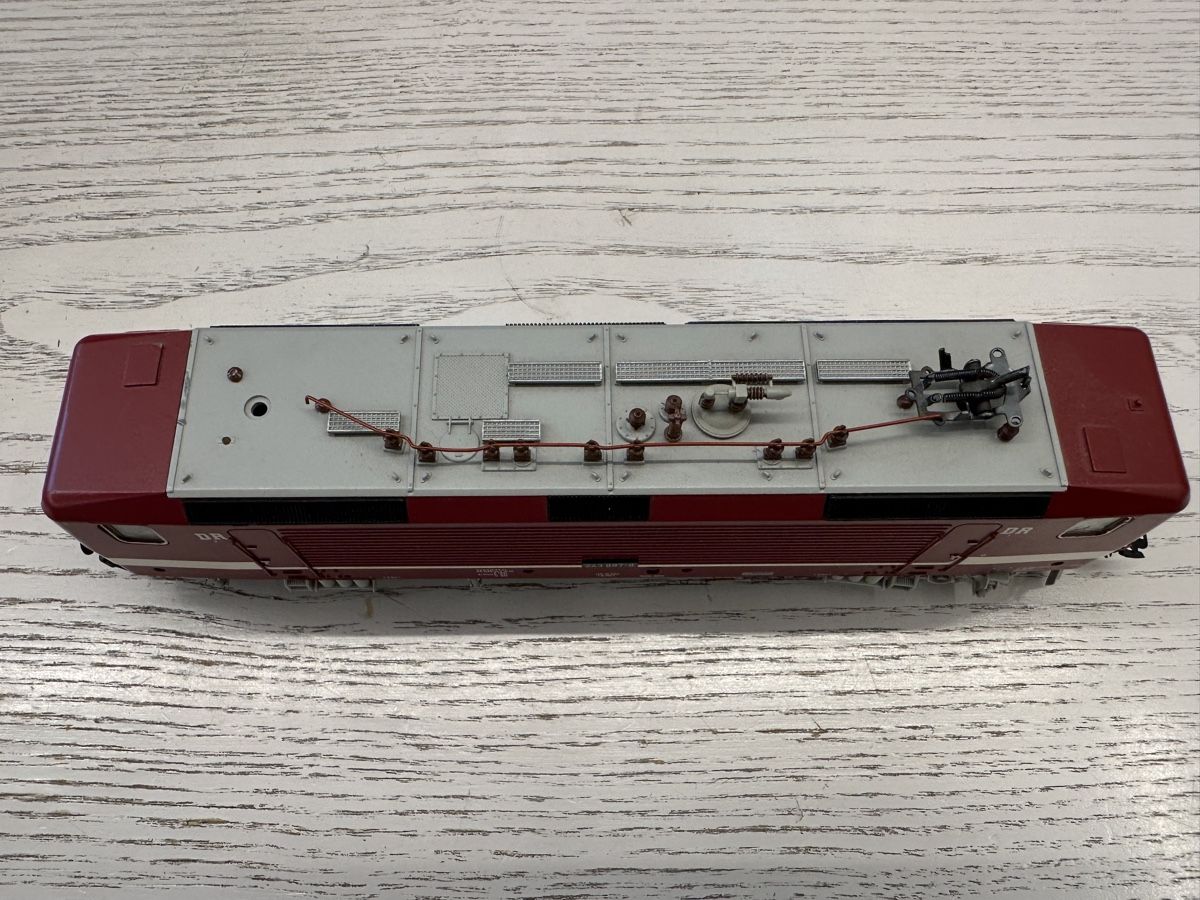 Märklin Modellini di ferrovie: Märklin 3443 DB BR 243 – Usato da Lupsingen venduto da New-Haven 3