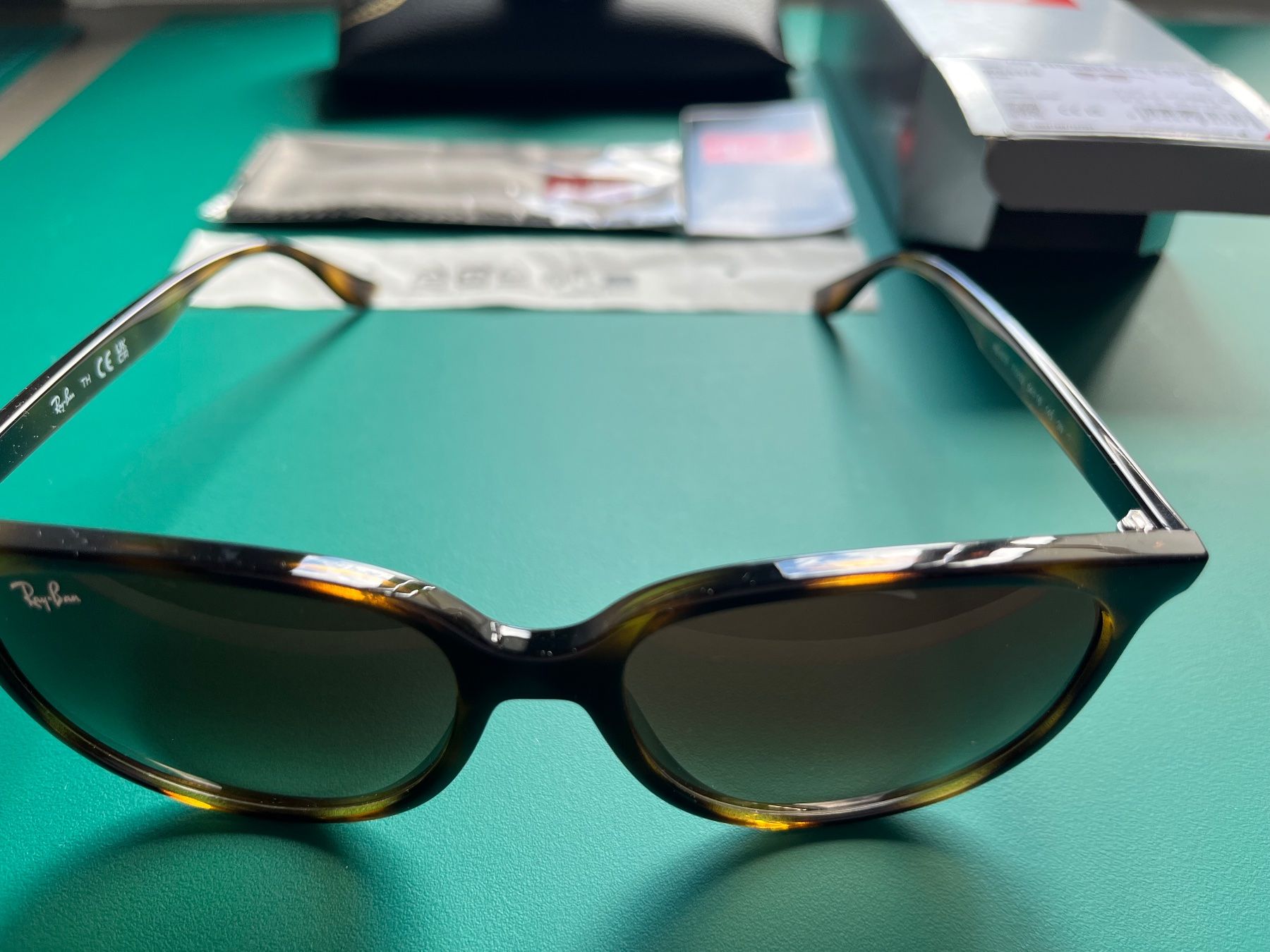 Ray-Ban Occhiali & Lenti: Sonnenbrille Ray-Ban / Markenartikel – Nuovo e nell'imballaggio originale da Lungern venduto da Barbados04 6