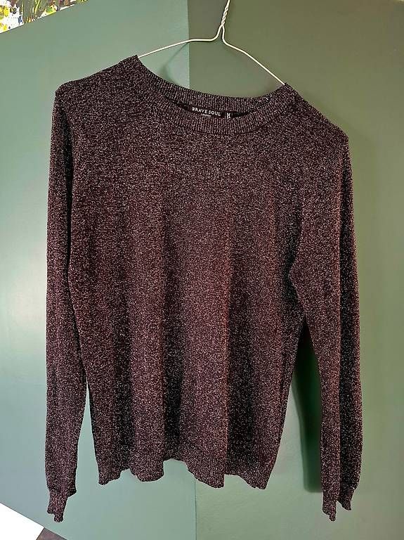 Pullover & Sweatshirts: Dünnes Pulli mit Metall/Glitzer Fasern, Grösse M – Gebraucht aus Stallikon von nor_9fxw