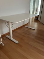 Ikea Bekant Stehpult / Bürotisch  - Elektrisch verstellbar