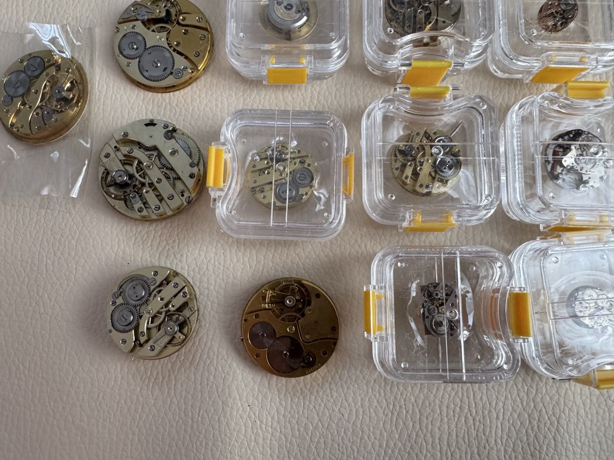 Orologi: Lot de 13 mouvements  – Usato da Posieux venduto da Angeles82 1