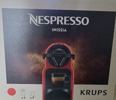 Kapselmaschine Nespresso Krups Inissia rot neuwertig