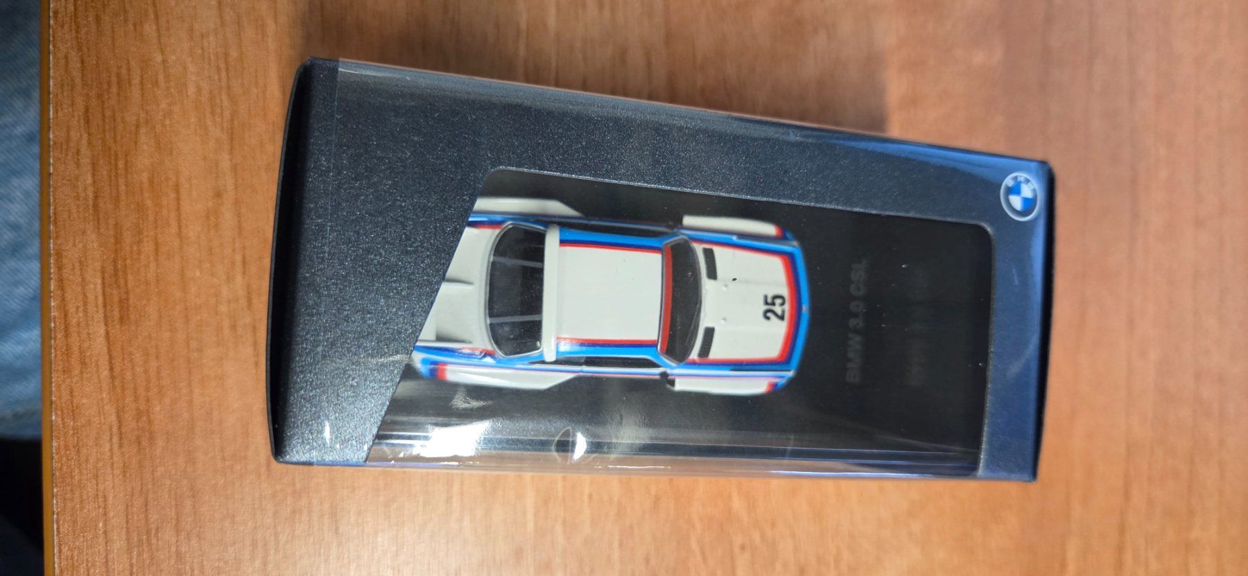 BMW Modellini d'auto: BMW 3.0 CSL Collection Series 1:64 – Nuovo e nell'imballaggio originale da Gland venduto da Lydan86 2