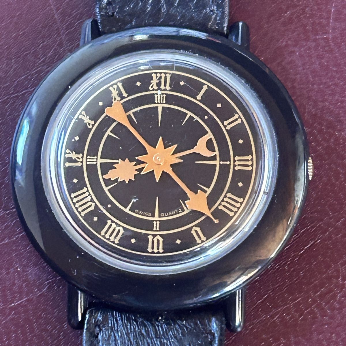 Swiss Orologi: Vintage Armbanduhr schwarz Designer  – Usato da Laufen venduto da Bellavitaboom
