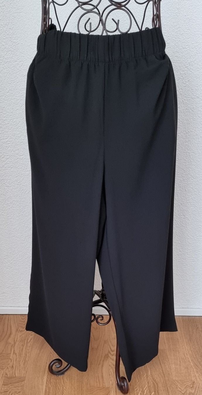 Pantaloni: Hosenrock, schw.Gr.40 – Nuovo (secondo la descrizione) da Frauenfeld venduto da Bleeddragon