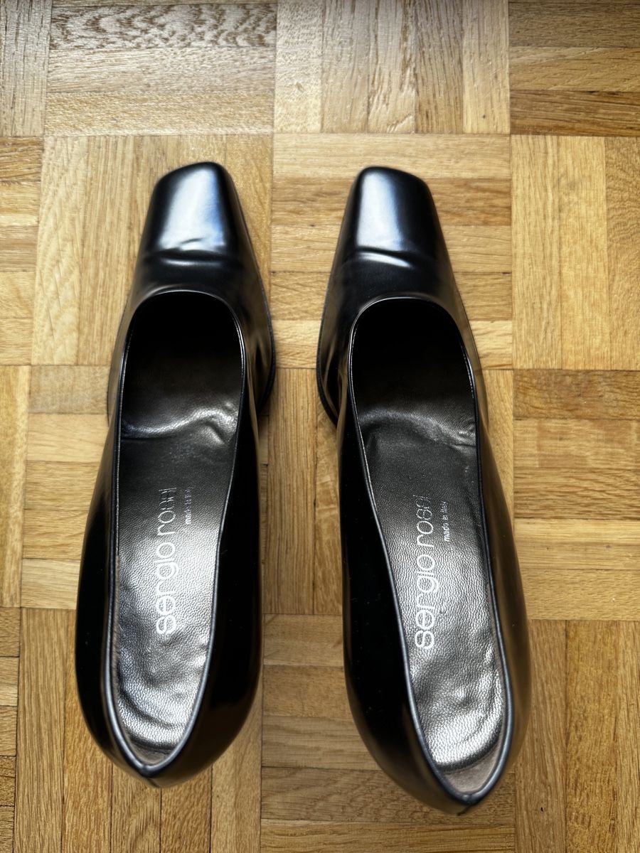 Scarpe da donna: Sergio Rossi Black with Silver Heel T - 37 1/2 – Usato da Epalinges venduto da Lily2006