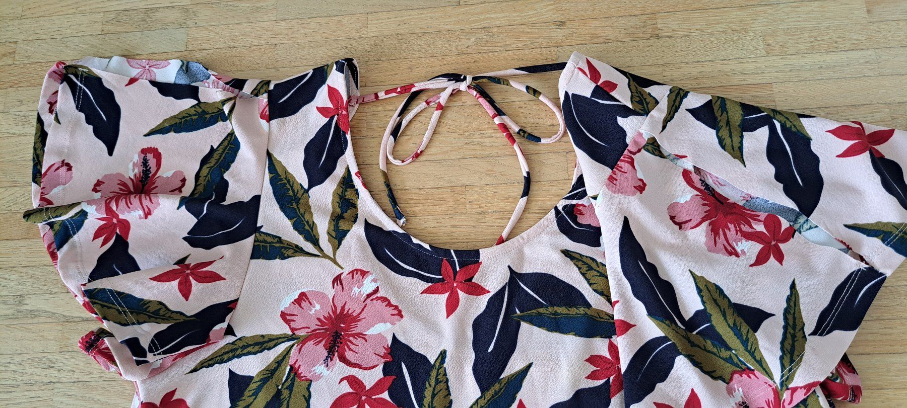 Robes: Robe fleurie style tropical – Neuf (Voir description) à Le Mont-sur-Lausanne par olatiu 2