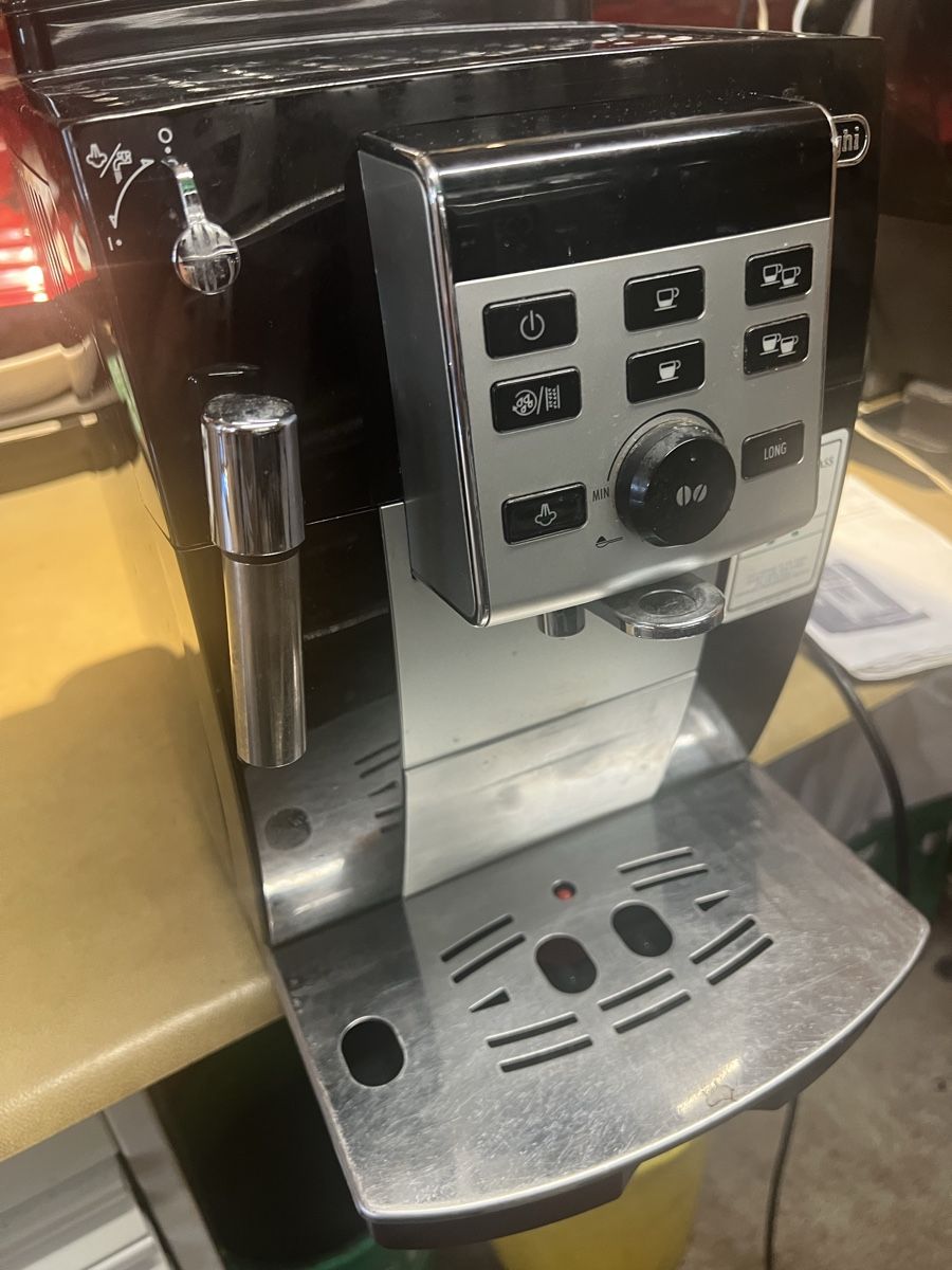 Macchine per caffè & Macchine per espresso: Kaffeevollautomat Delonghi – Usato da St. Antoni venduto da bera15
