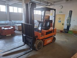 Gabelstapler Unimax E25 – 2,5t