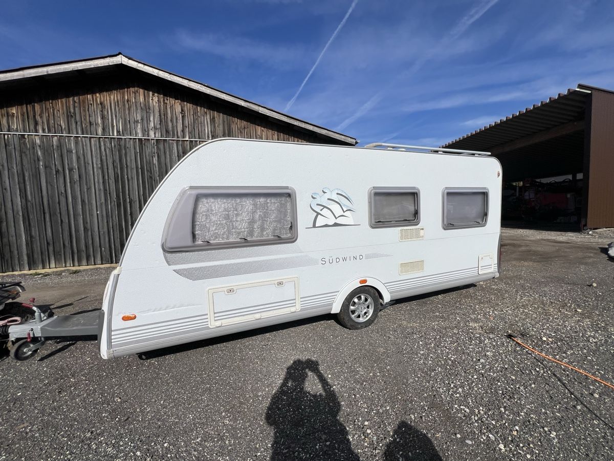 Knaus Veicoli da campeggio: Wohnwagen, Camping,  – Usato da Oberhallau venduto da Mf5450
