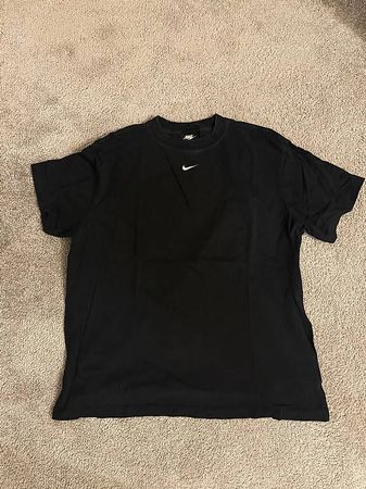 schwarzes Nike T-shirt Grösse M