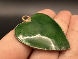 Vintage grüner Emaille Herzanhänger