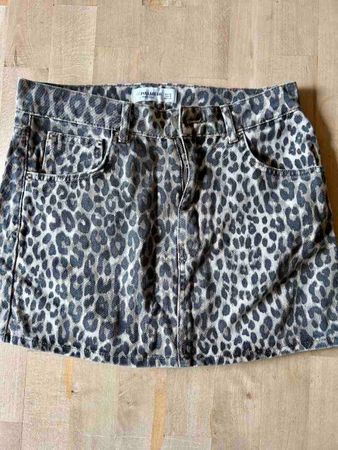 Minirock Pull&Bear Leo-Muster Grösse M gebraucht