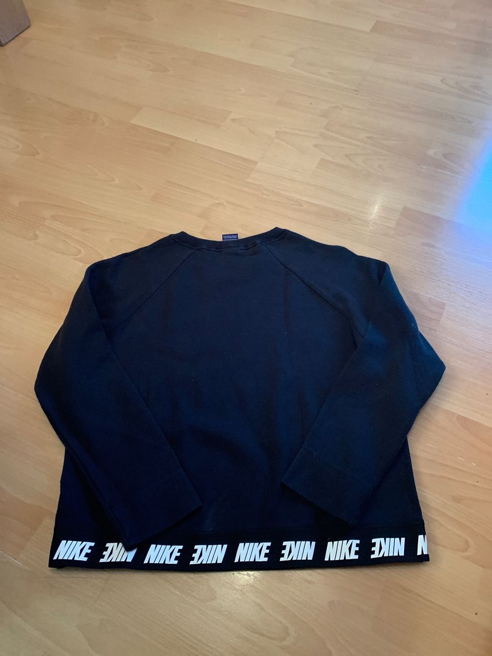 Nike Maglioni & Felpe: Joli pull noir Nike taille M – Usato da MEYRIN venduto da Gwendo10 1