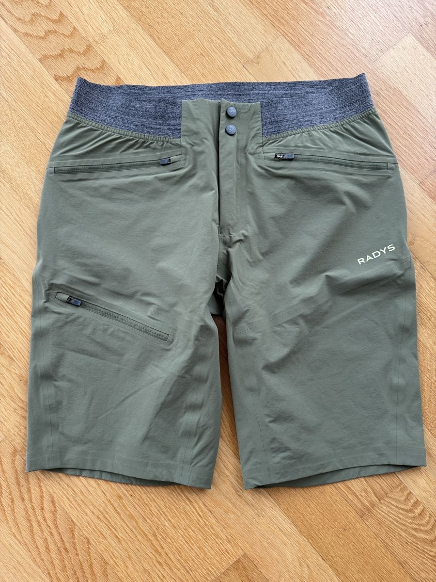 Radys Pantaloni: RADYS Trekking-Shorts/Wanderhose -Grösse M – Usato da St.Gallen venduto da Isnisodo