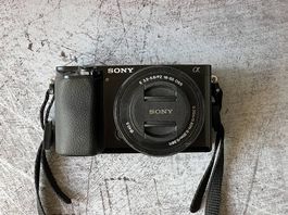 Sony A6100 + 16-50 Kit Objektiv - kompakte APS-C Kamera