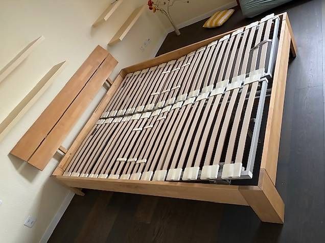 Riposa Betten: Doppelbett mit RIPOSA Bettrost – Gebraucht aus Thalwil von Trainspotter 2