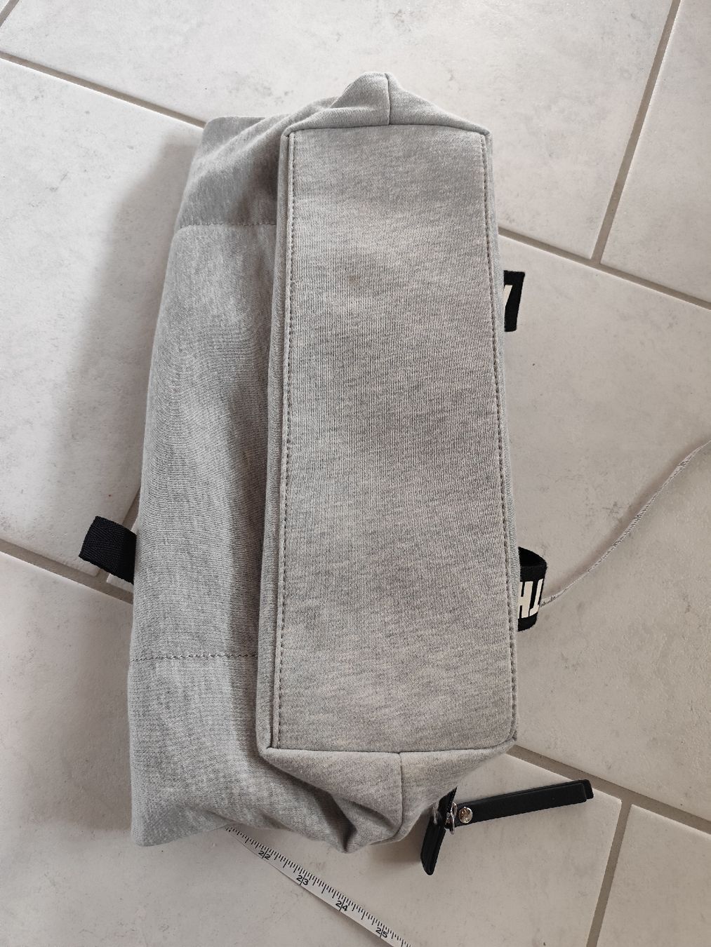 Esprit Borse da donna: Graue Stofftasche ESPRIT mit Reissverschluss – Usato da Zürich venduto da Claudia_Zueri 5