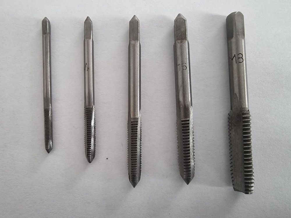 Tous les outils: Gewindebohrer Set inklusive Windeisen – Neuf avec emballage d'origine à Eglisau par 20788 1