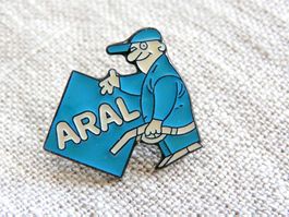 • Aral blau Tankwart pompiste   Versand möglich   Pin F1.144
