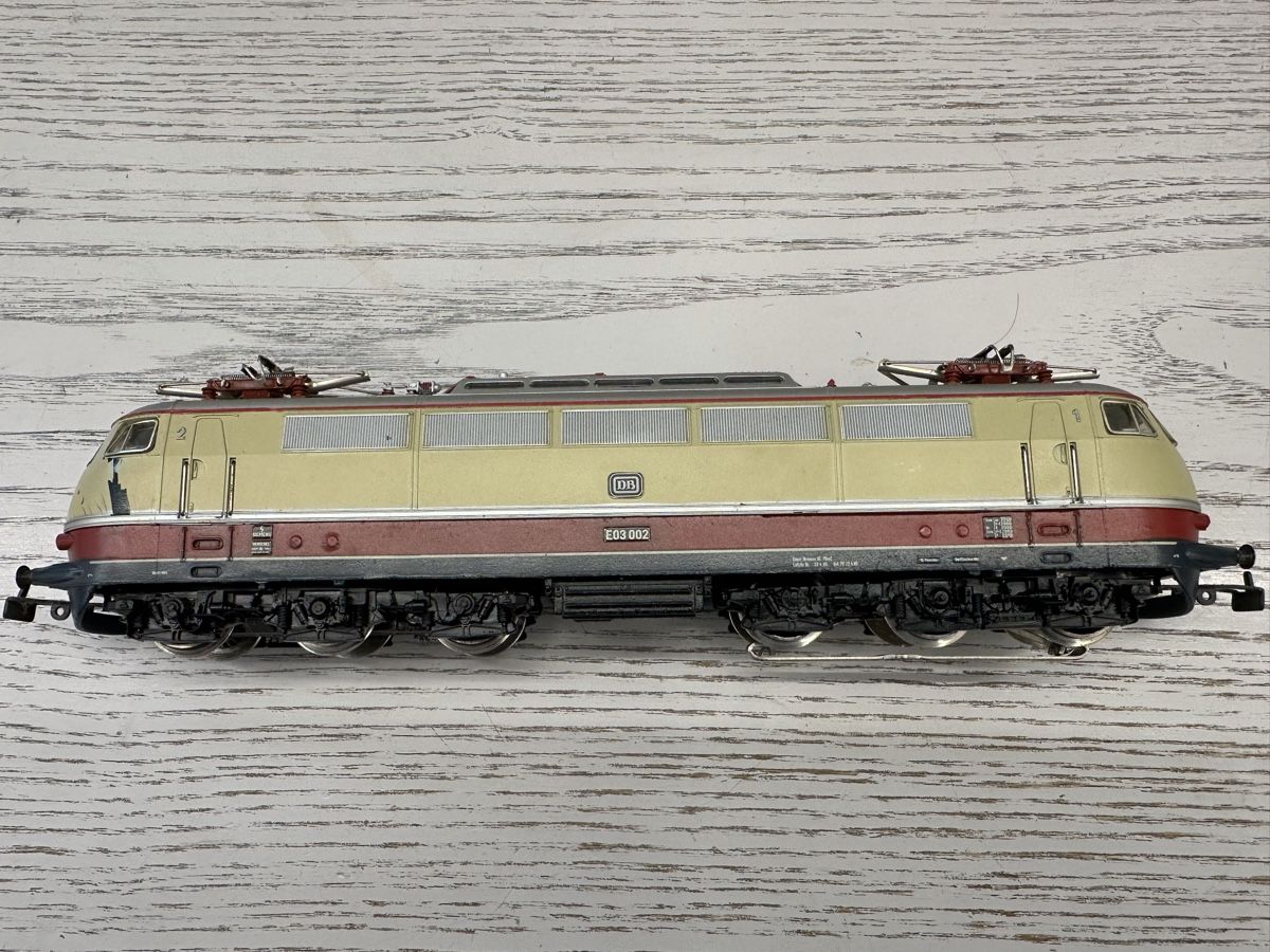 Märklin Modellini di ferrovie: Märklin 3053 DB BR 103 – Usato da Lupsingen venduto da New-Haven 3