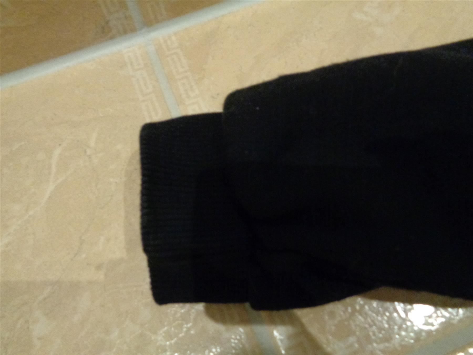Maglioni & Felpe: Guess NWT cooler Pulli, S – Usato da Klingnau venduto da Markus14 1