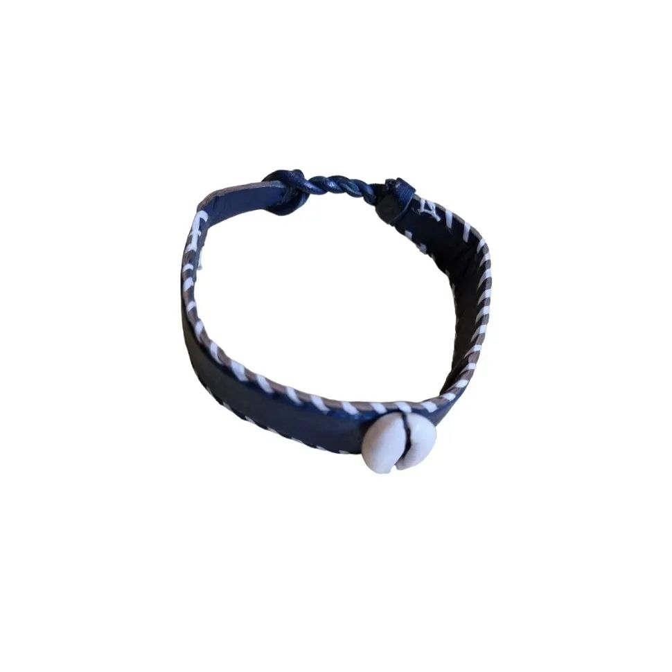 Bracelets: Handgefertigte Muschelarmbänder – Neuf avec emballage d'origine à Biel/Bienne par Ressourceraum 7