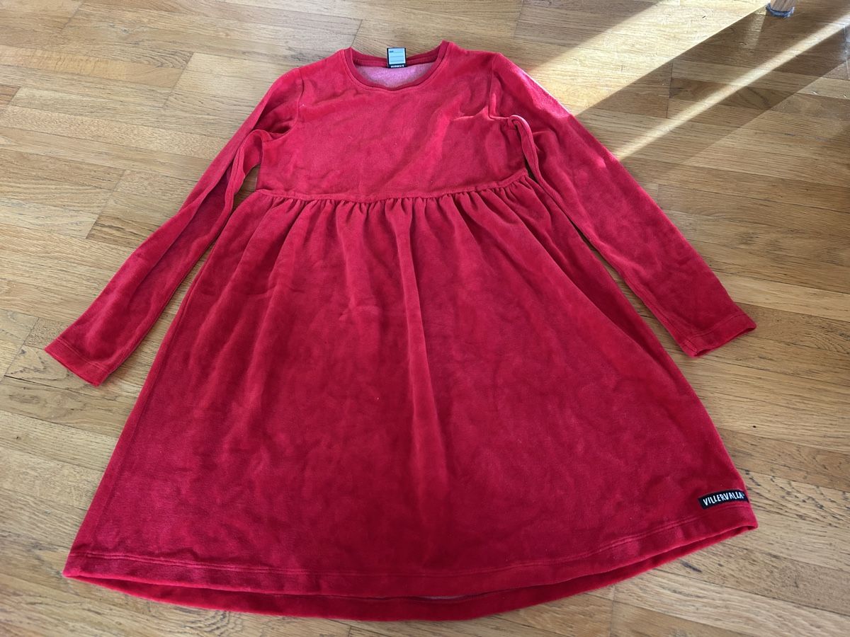 Villervalla Vestiti & Gonne: Villervalla Samtkleid Gr. 140 – Nuovo (secondo la descrizione) da Goldiwil (Thun) venduto da chrigle24