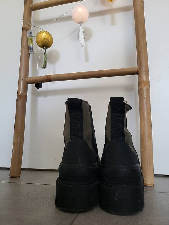 Scarpe da donna: Chaussures Buffalo – Usato da Ecuvillens venduto da loloall 3