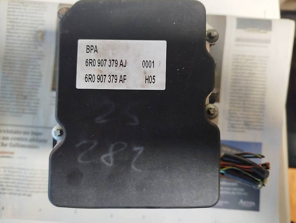 Tutti pezzi di ricambio auto: pompa ABS Centralina VW Polo e Seat Ibiza – Usato da Muralto venduto da Mariolino3 2
