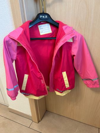 Pinke Regenjacke, Grösse 116/122, Top Zustand!