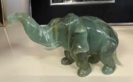 Jade Elefant Figur -   Vintage Glücksbringer