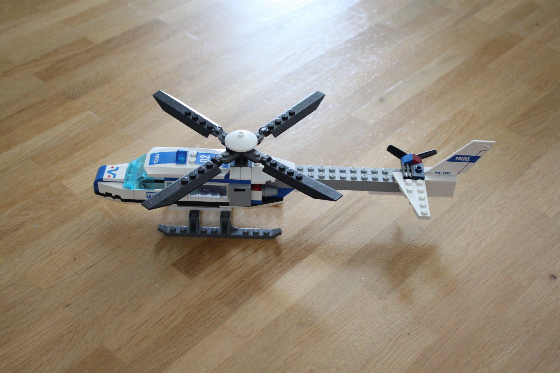 Lego Baukästen: Lego Polizei Helikopter 7741 Eigenbau – Gebraucht aus Mörschwil von leg_yrn8
